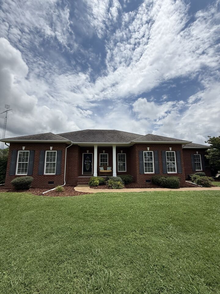 407 Robins St  Lawrenceburg TN 38464 photo