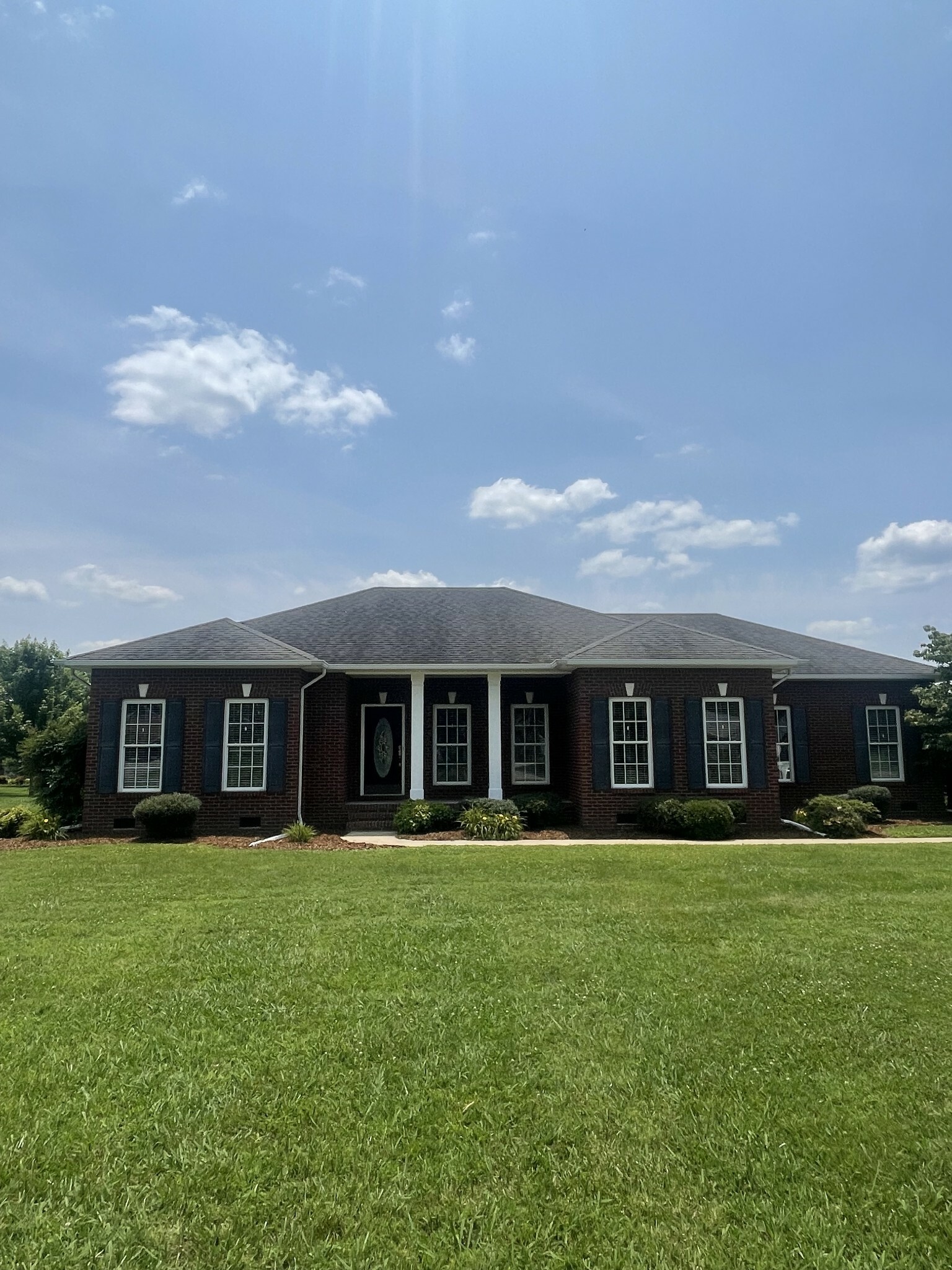 Property Photo: 407 Robins St TN 38464