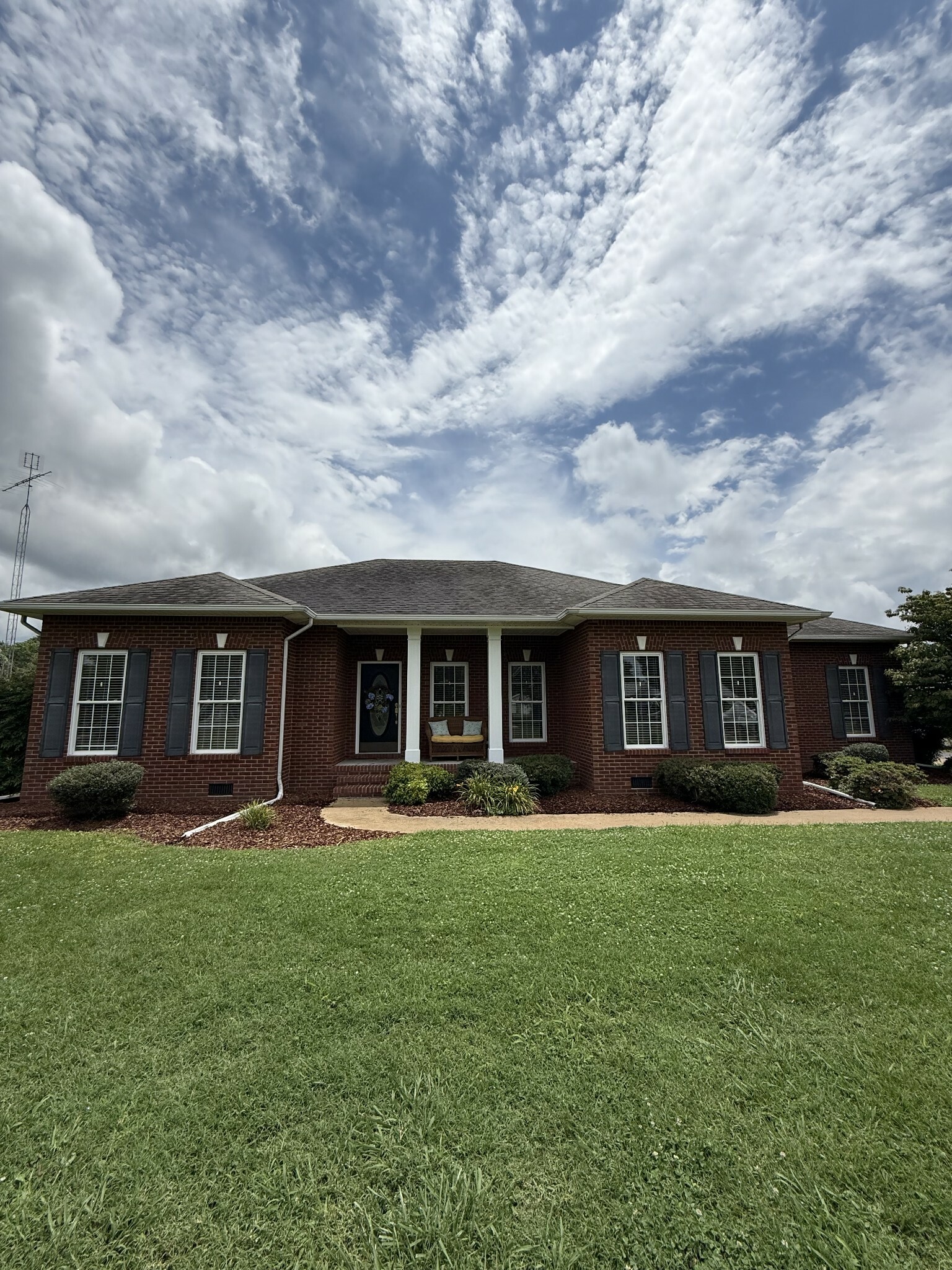 Property Photo: 407 Robins St TN 38464