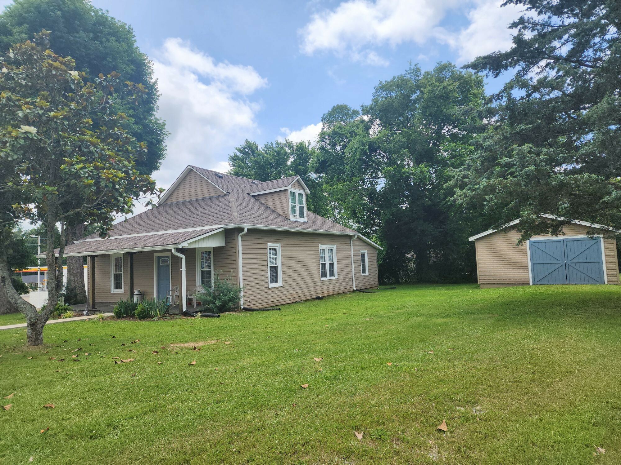 Property Photo: 200 Church St TN 38469