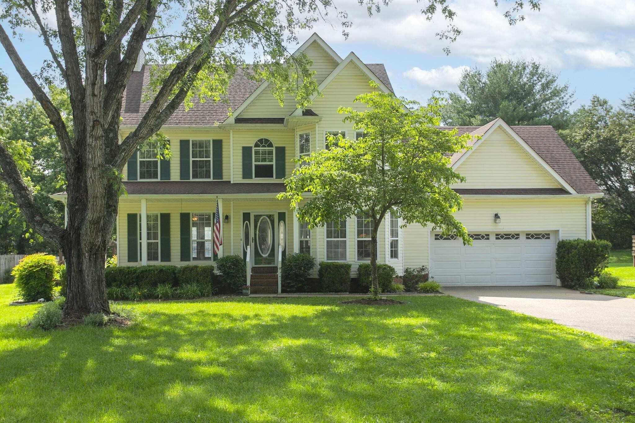 Property Photo: 134 Royal Ct TN 37066
