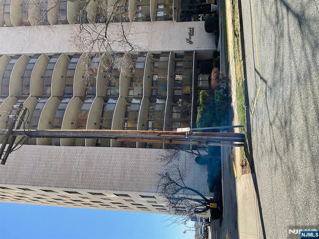 Property Photo:  150 Overlook Avenue 8J  NJ 07601 