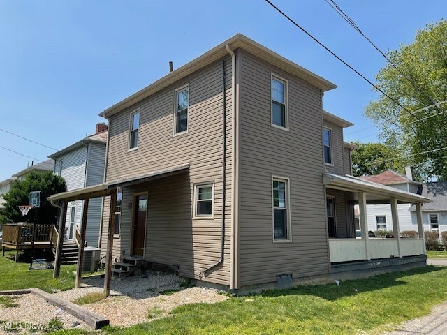 Property Photo: 1424 Indiana Street OH 43701