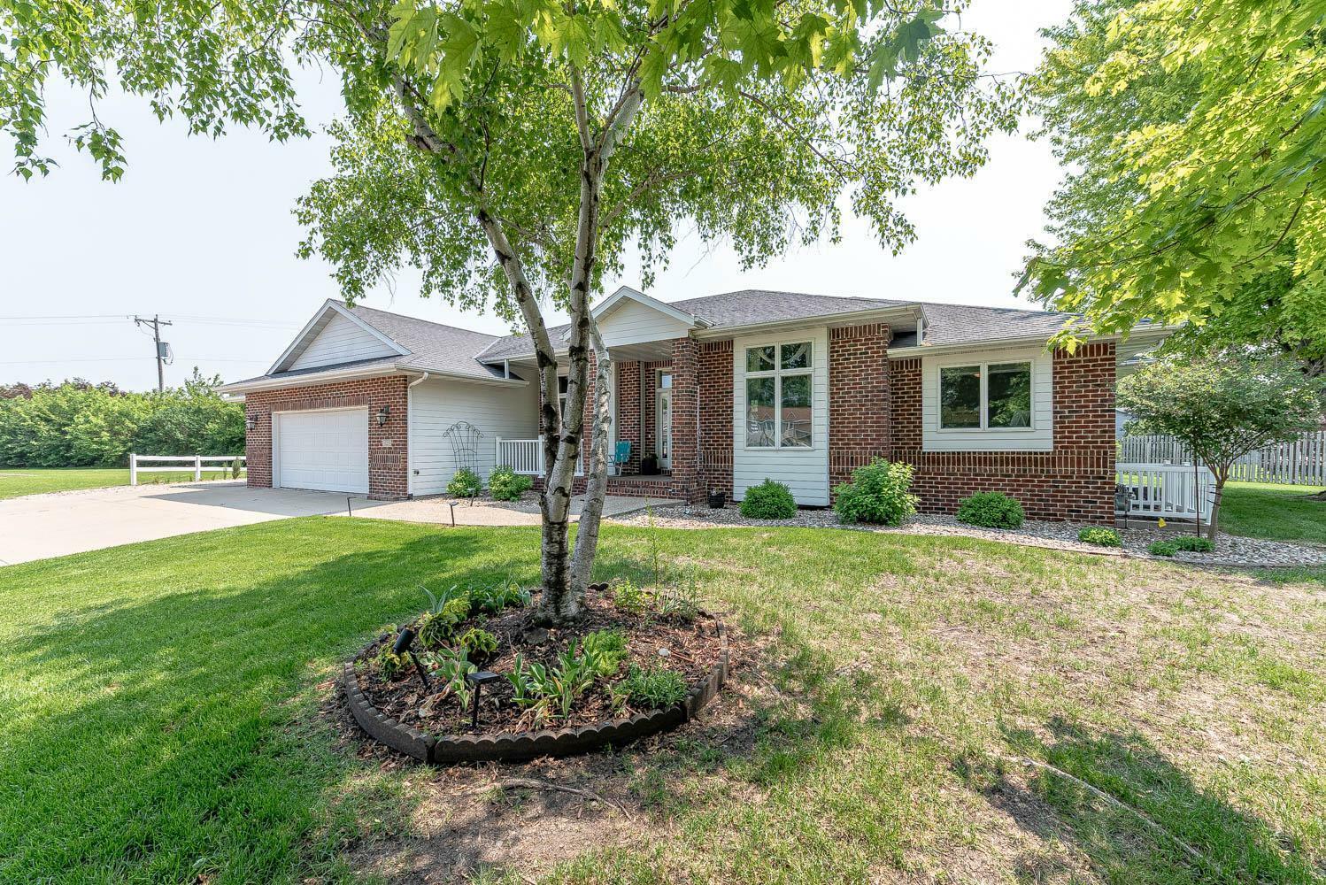 Property Photo: 125 Thissen Court MN 56001