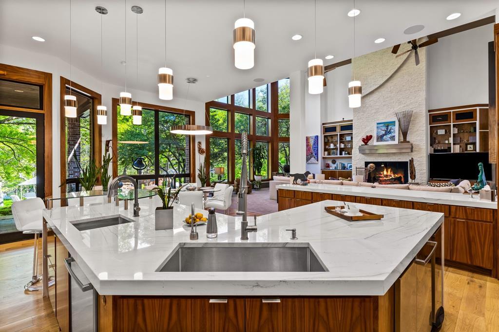 Property Photo: 14516 Winnwood Road TX 75254