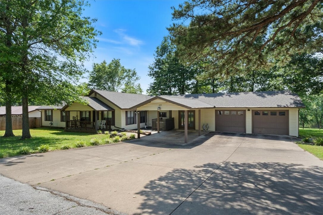 Property Photo: 408 S Parrott Drive AR 72740