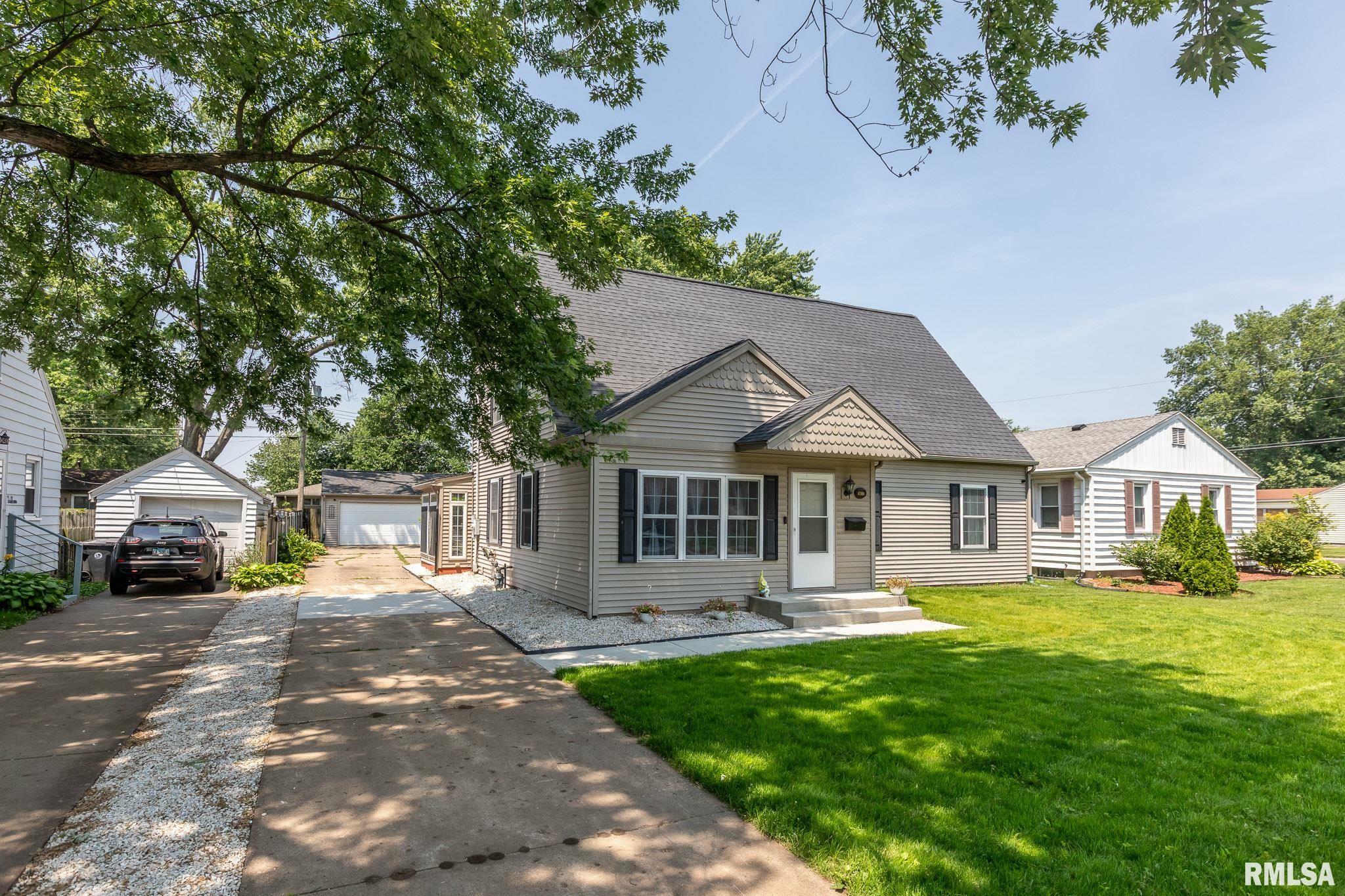 Property Photo:  1417 N 5th Street  IL 61554 