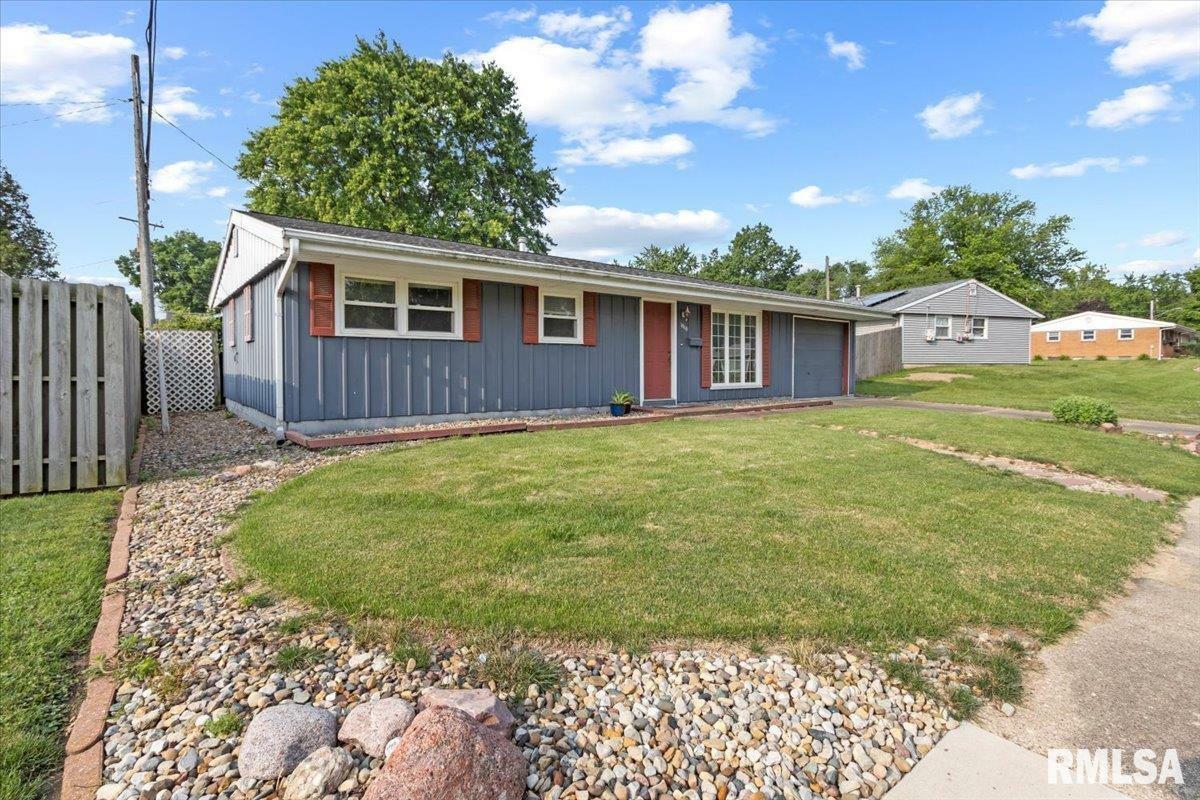 Property Photo: 1810 Windsor Street IL 61554