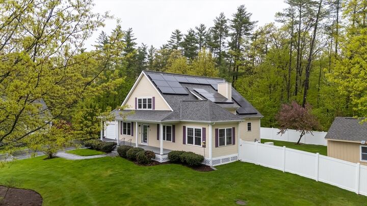Property Photo: 14 Chandler Lane NH 03031