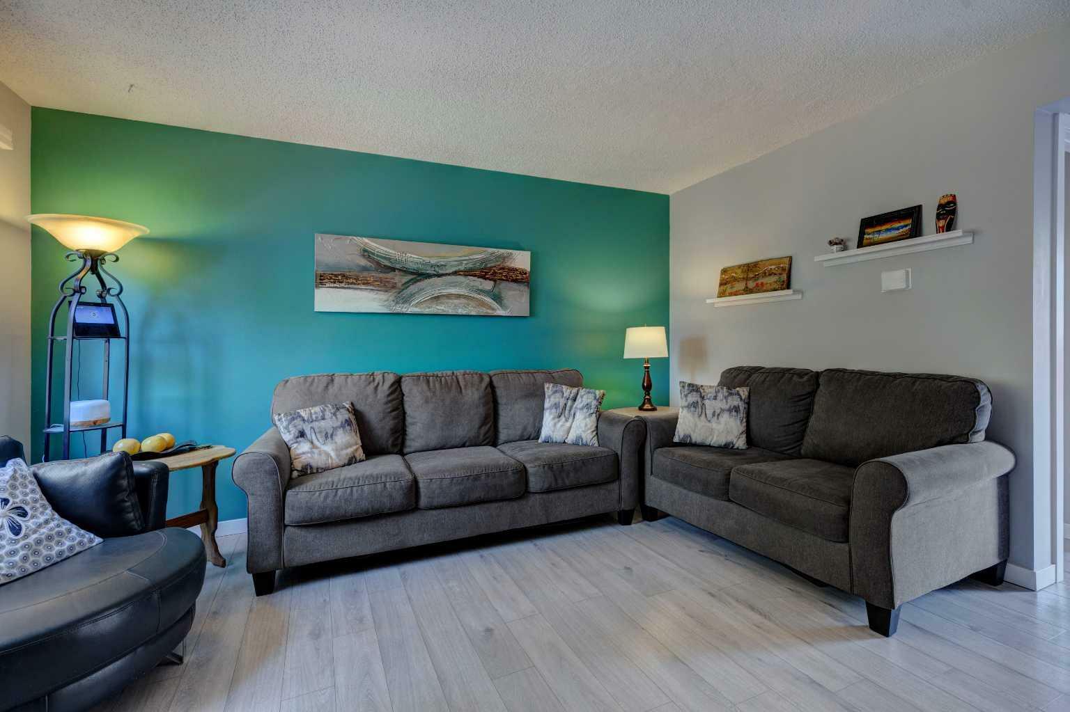 Property Photo: 136 Deerview Drive SE AB T2J 6G9