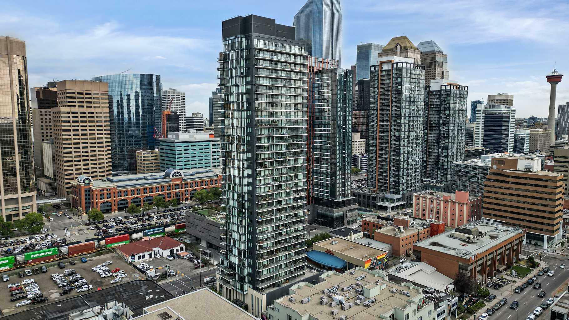 Property Photo: 1010 6 Street SW 705 AB T2R 1B4