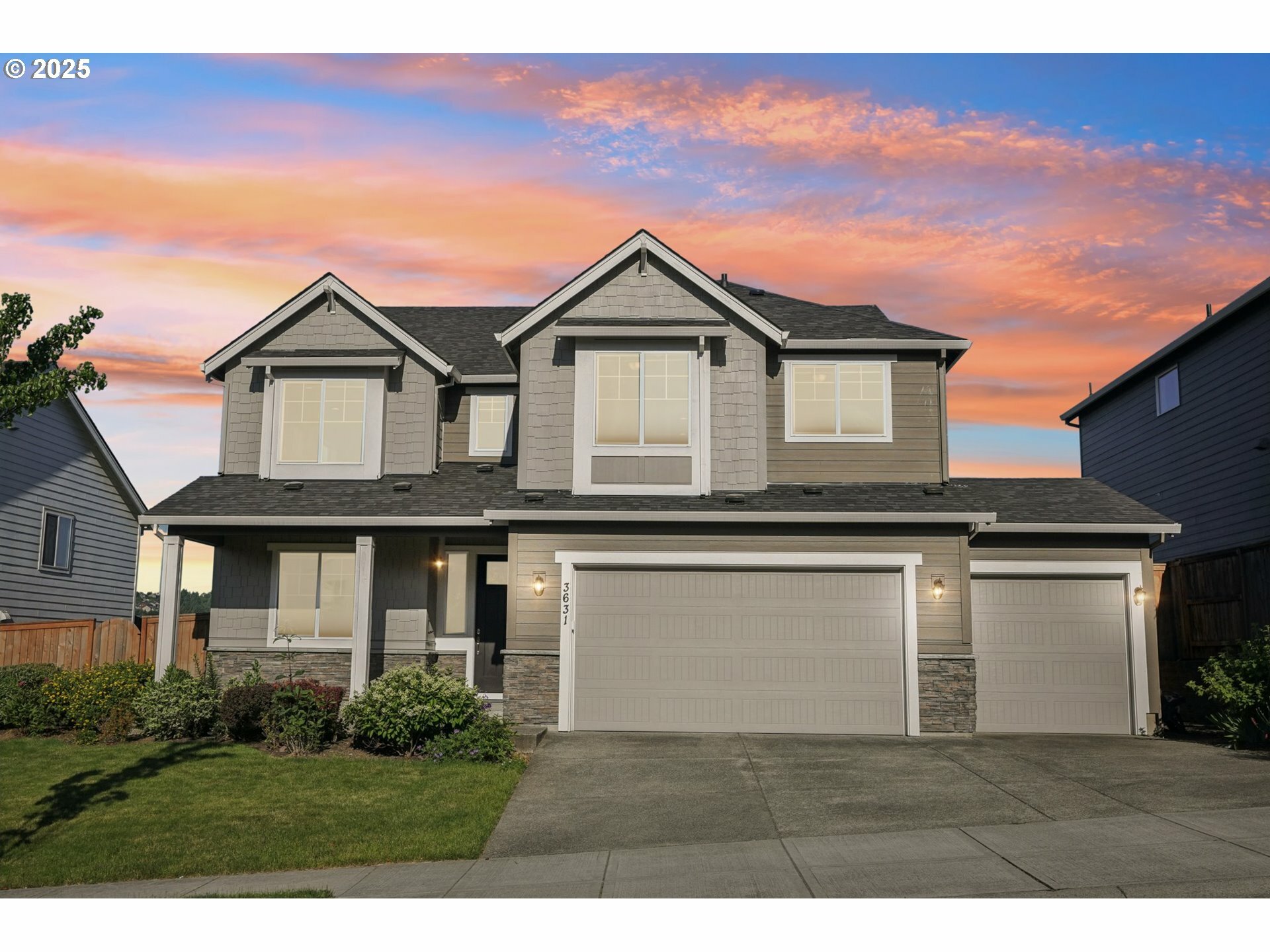 Property Photo:  3631 NE Kingbird St  WA 98607 