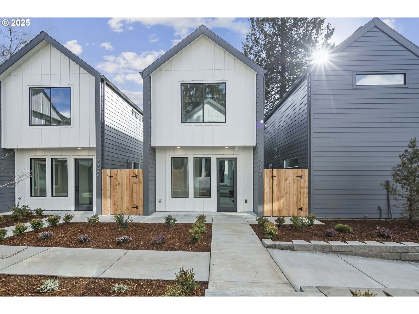 Property Photo:  7924 SE 45th Ave  OR 97206 