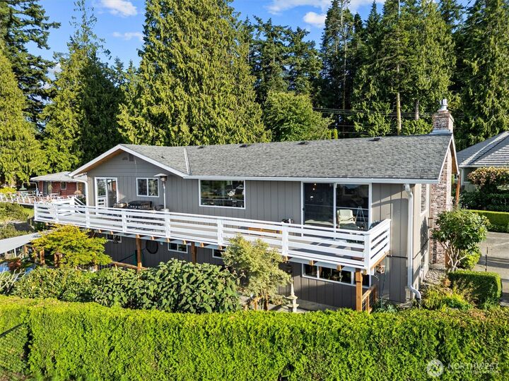 Property Photo: 809 W Rocky Point Drive WA 98282
