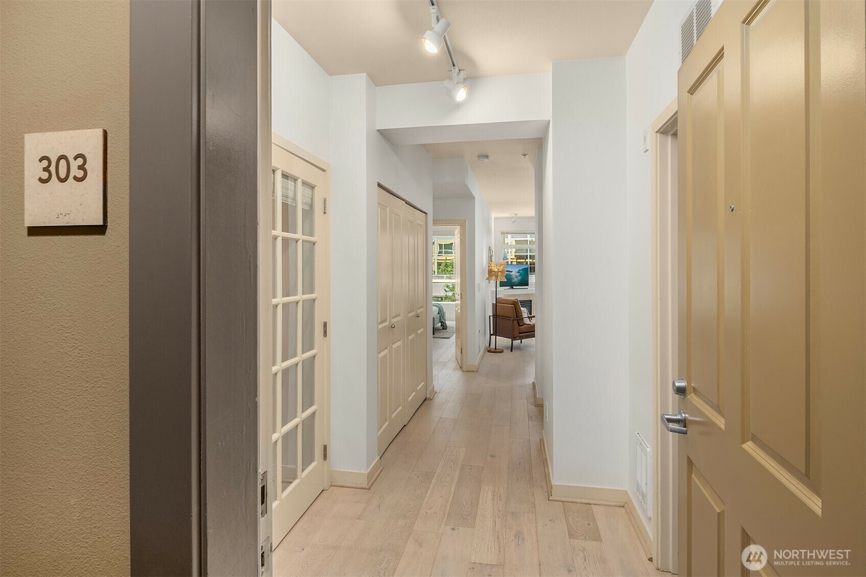 Property Photo: 300 110th Avenue NE 303 WA 98004