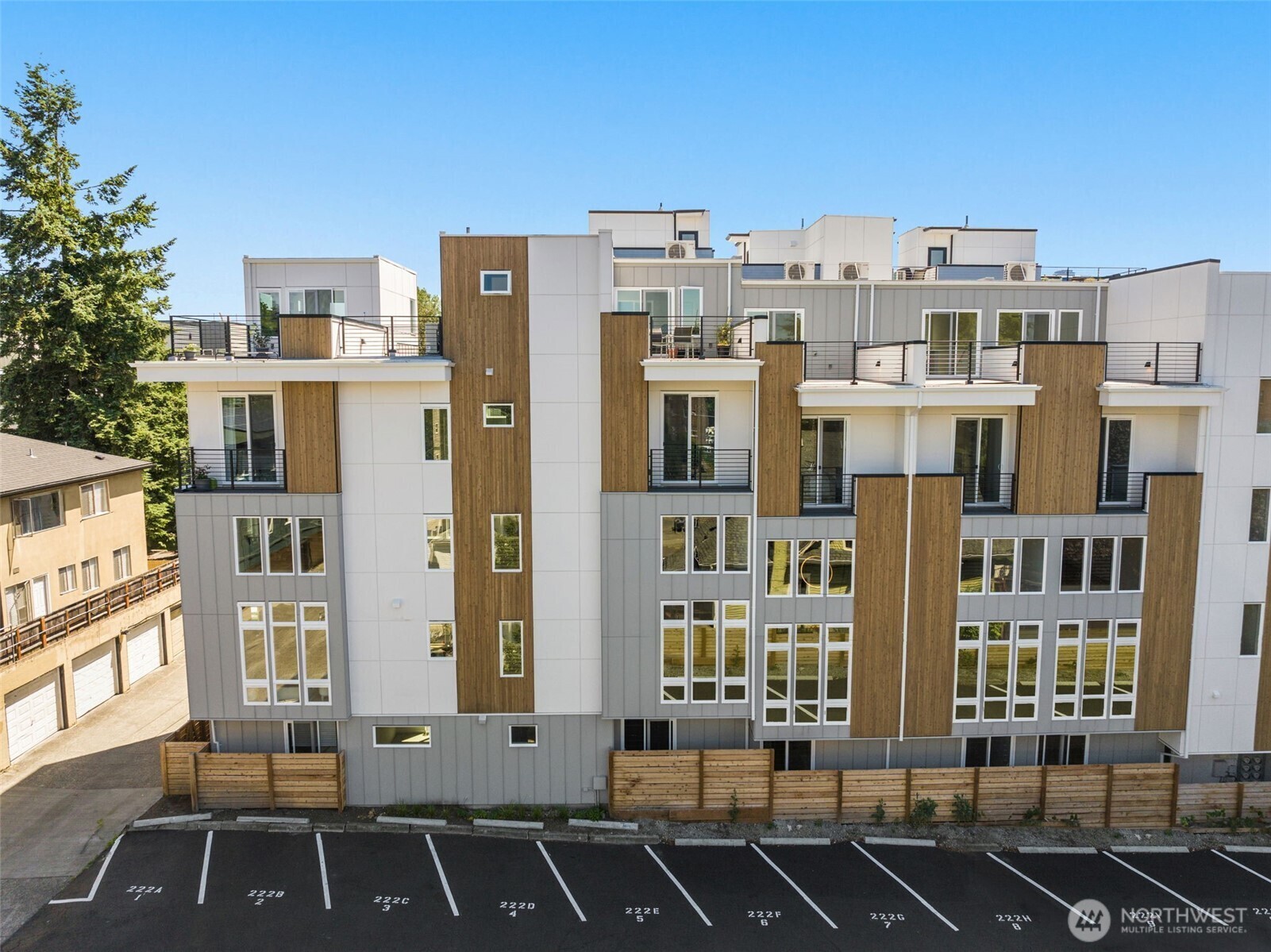 Property Photo: 222 E 10th Avenue E WA 98102