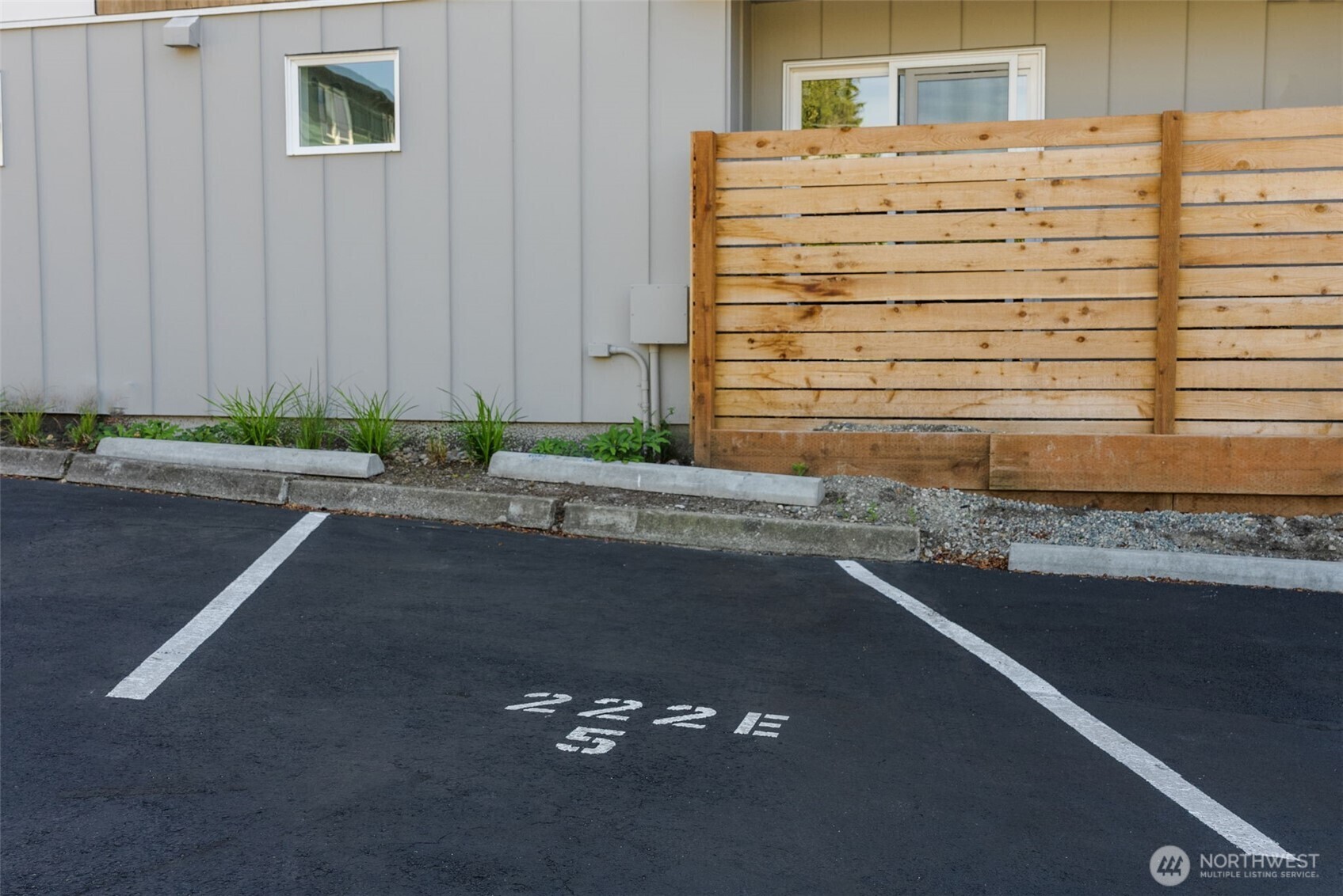 Property Photo: 222 E 10th Avenue E WA 98102