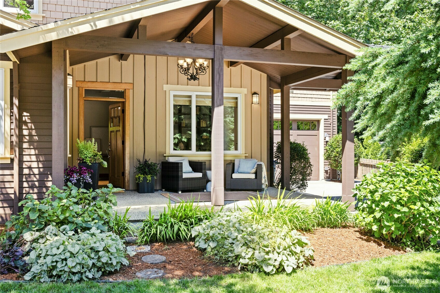 Property Photo: 9117 North Town Drive NE WA 98110