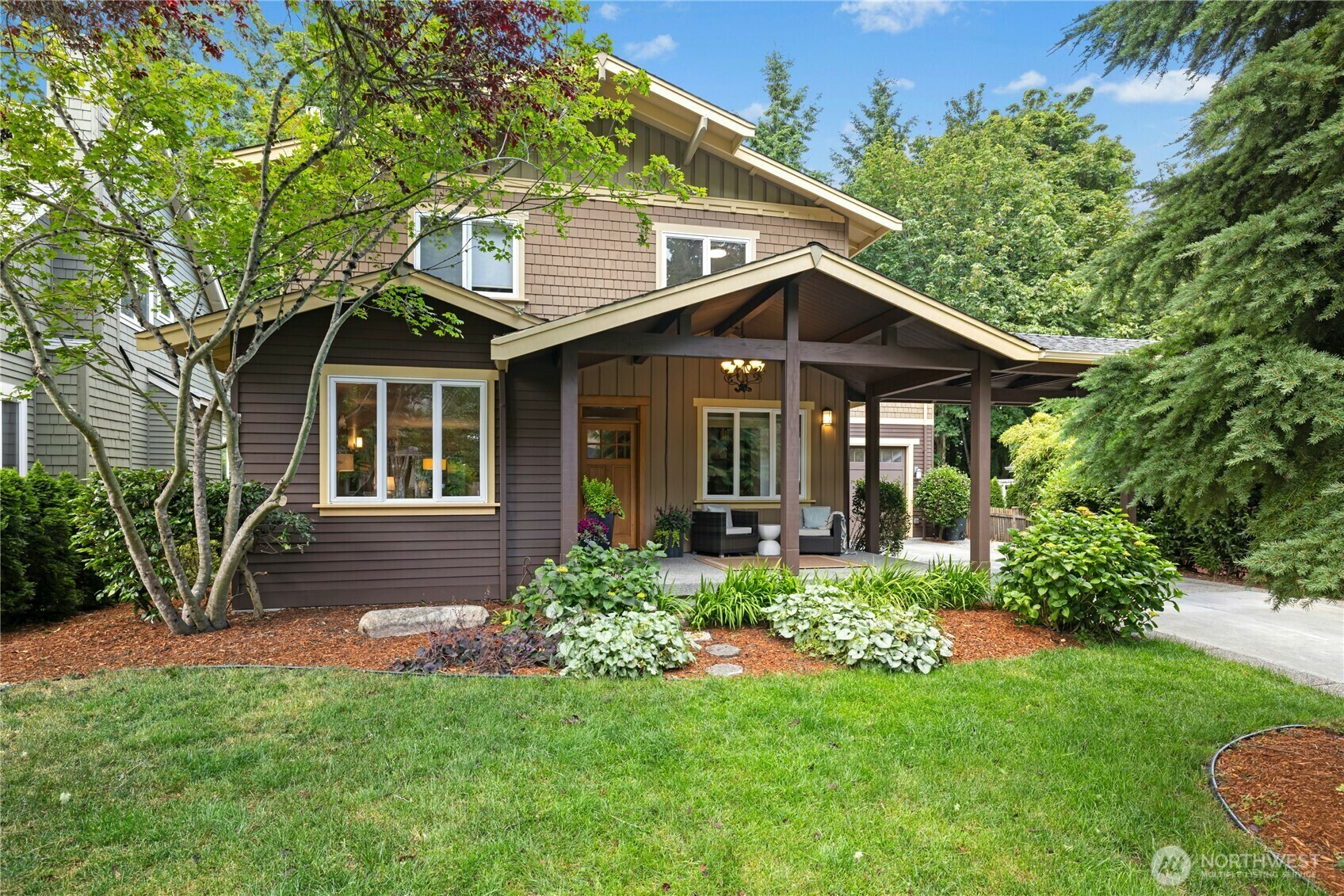 Property Photo: 9117 North Town Drive NE WA 98110