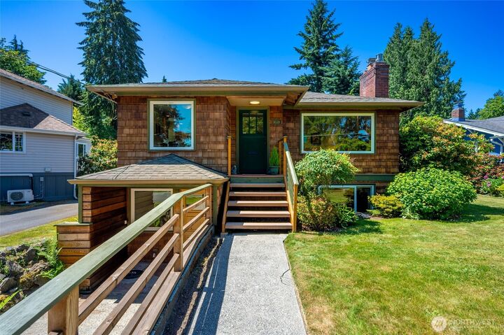 Property Photo:  9539  49th Avenue NE  WA 98115 