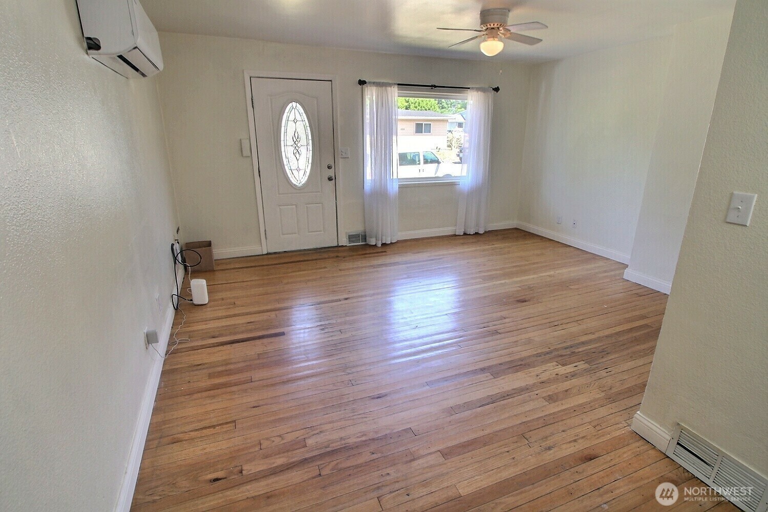 Property Photo: 2309 NE 9th Place WA 98056