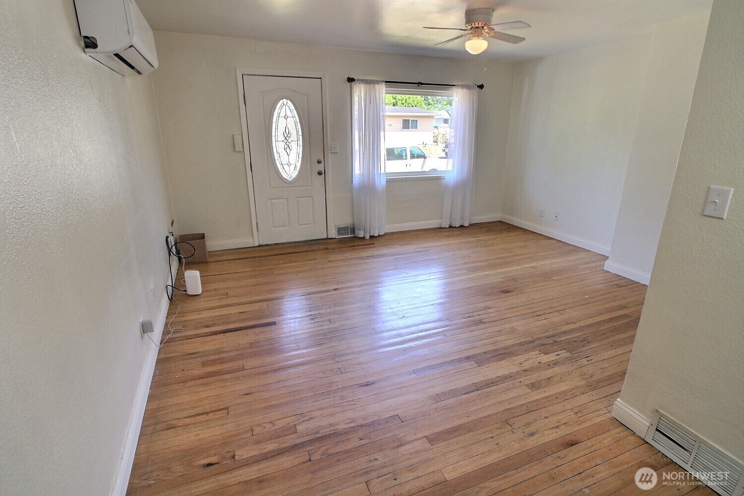 Property Photo: 2309 NE 9th Place WA 98056