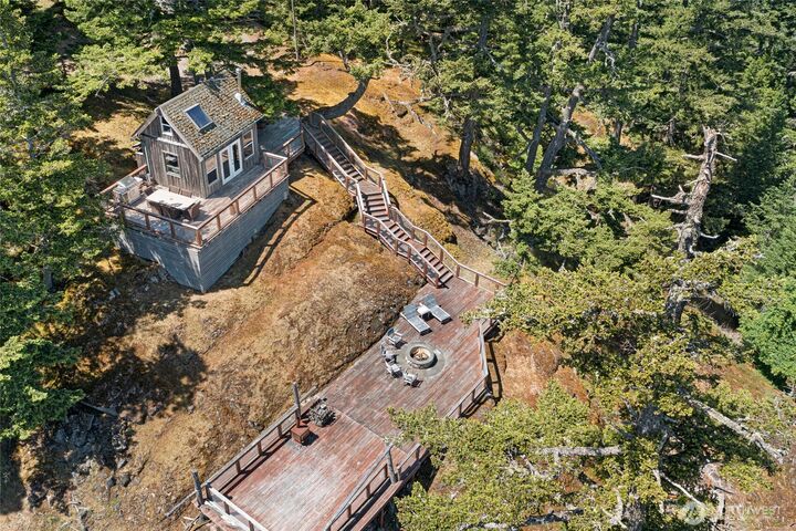 Property Photo:  2001  Mount Dallas Road  WA 98250