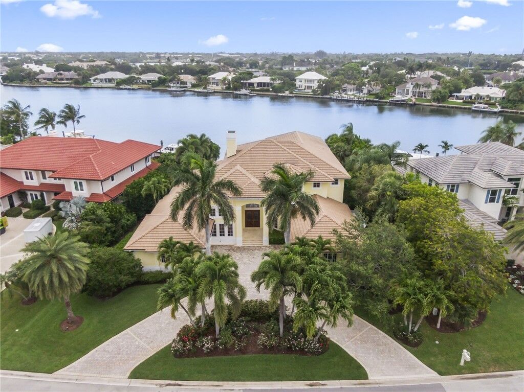 Property Photo: 183 Springline Drive FL 32963