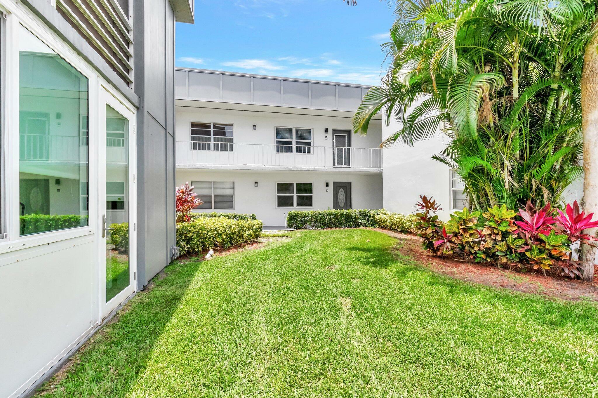 Property Photo: 422 Normandy I FL 33484
