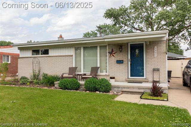 Property Photo: 5397 Vivian Street MI 48125