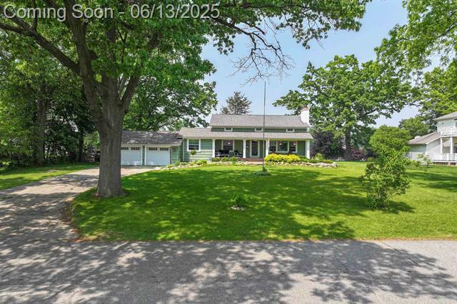 Property Photo:  1640 Wenwood Parkway  MI 48430 