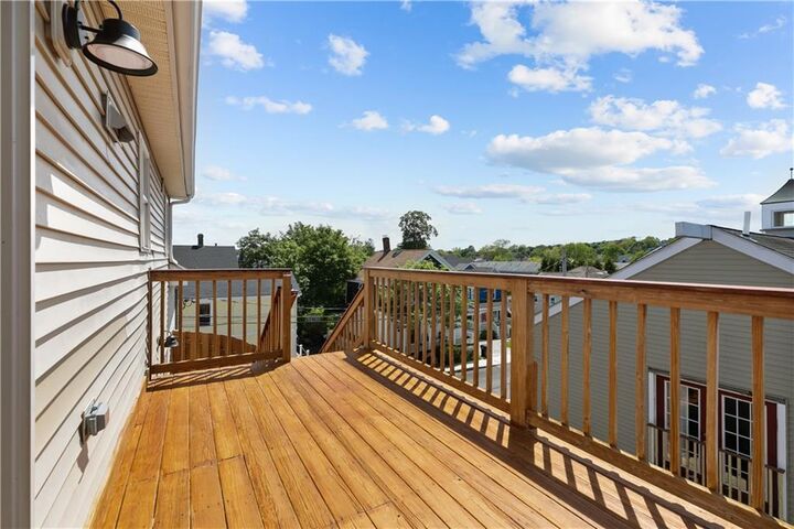 Property Photo:  621 Thames Street C  RI 02840 