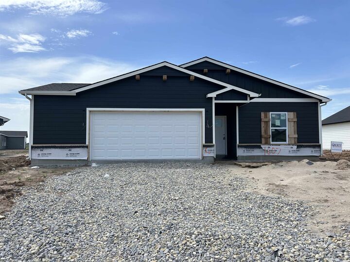 Property Photo: 1607 N Emerald Valley Dr KS 67110