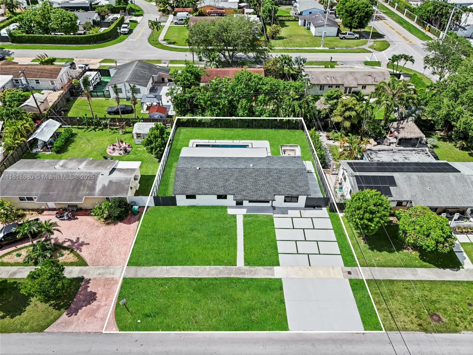 Property Photo: 11150 SW 64th St FL 33173