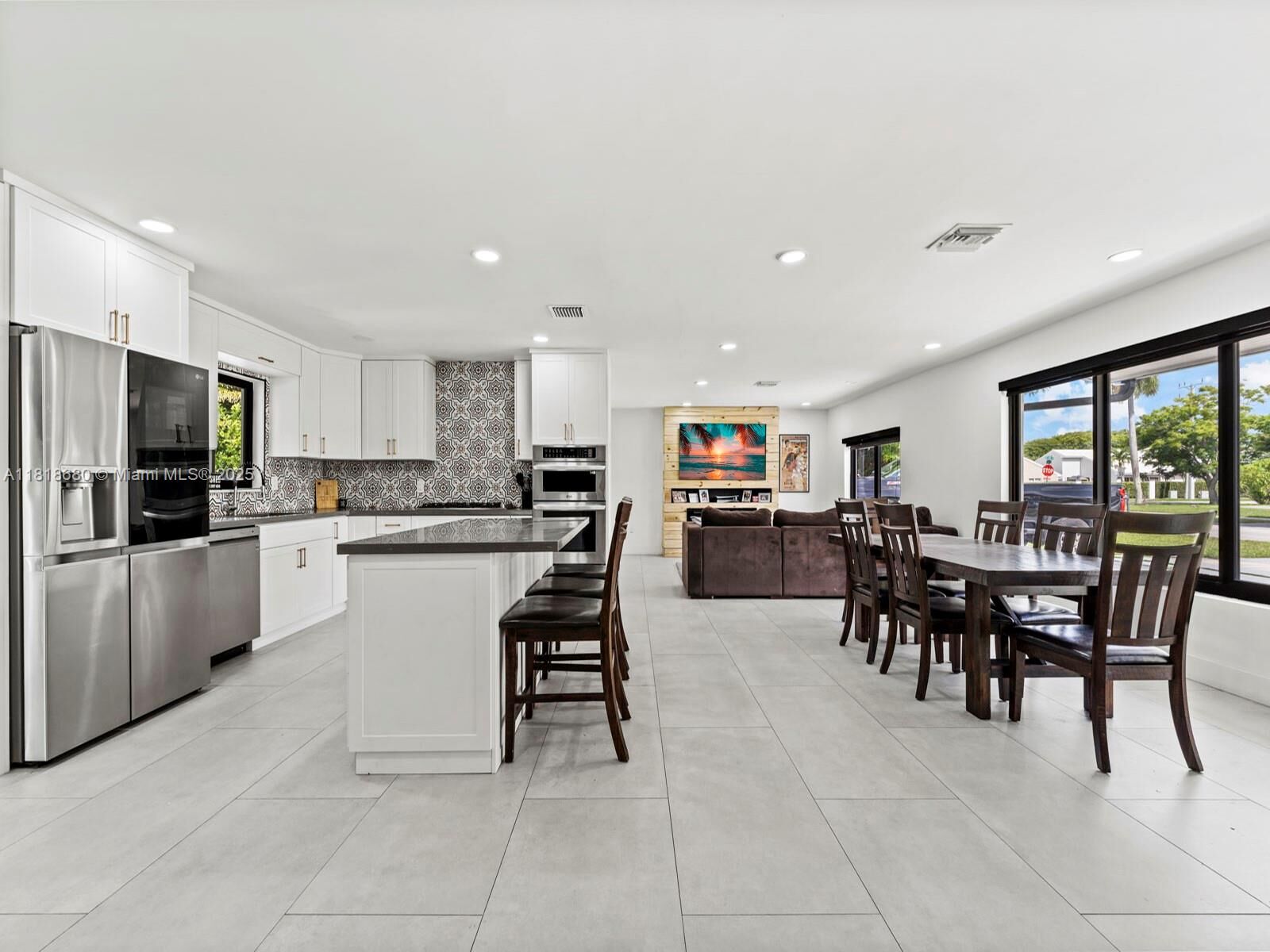 Property Photo: 11150 SW 64th St FL 33173