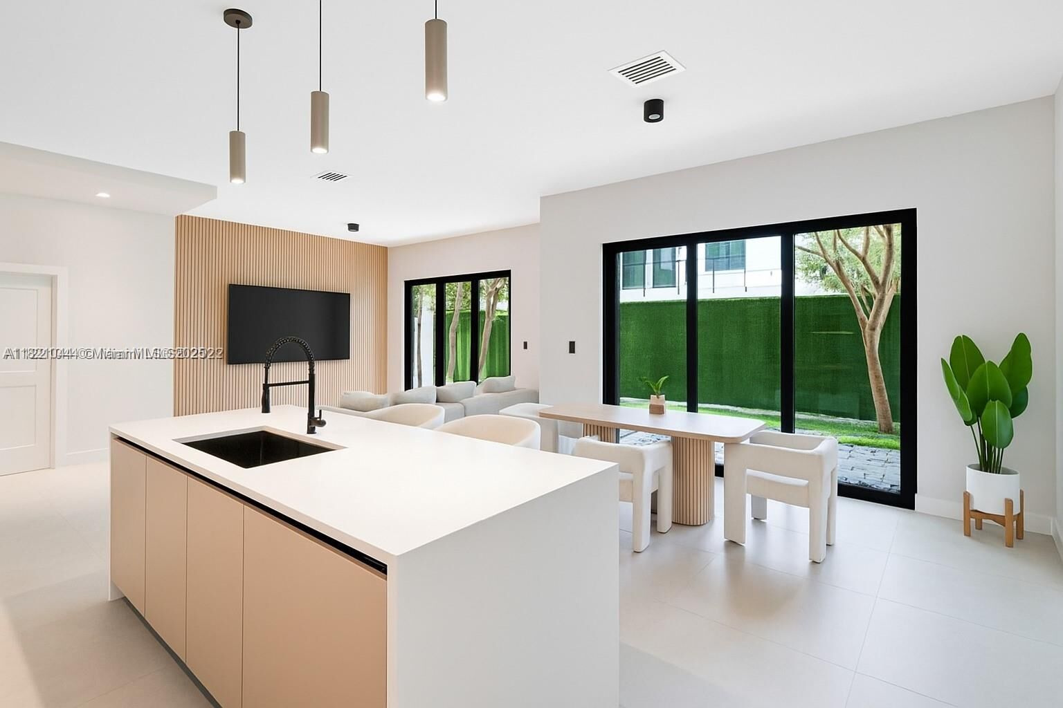 Property Photo: 3318 Day Ave 6 FL 33133