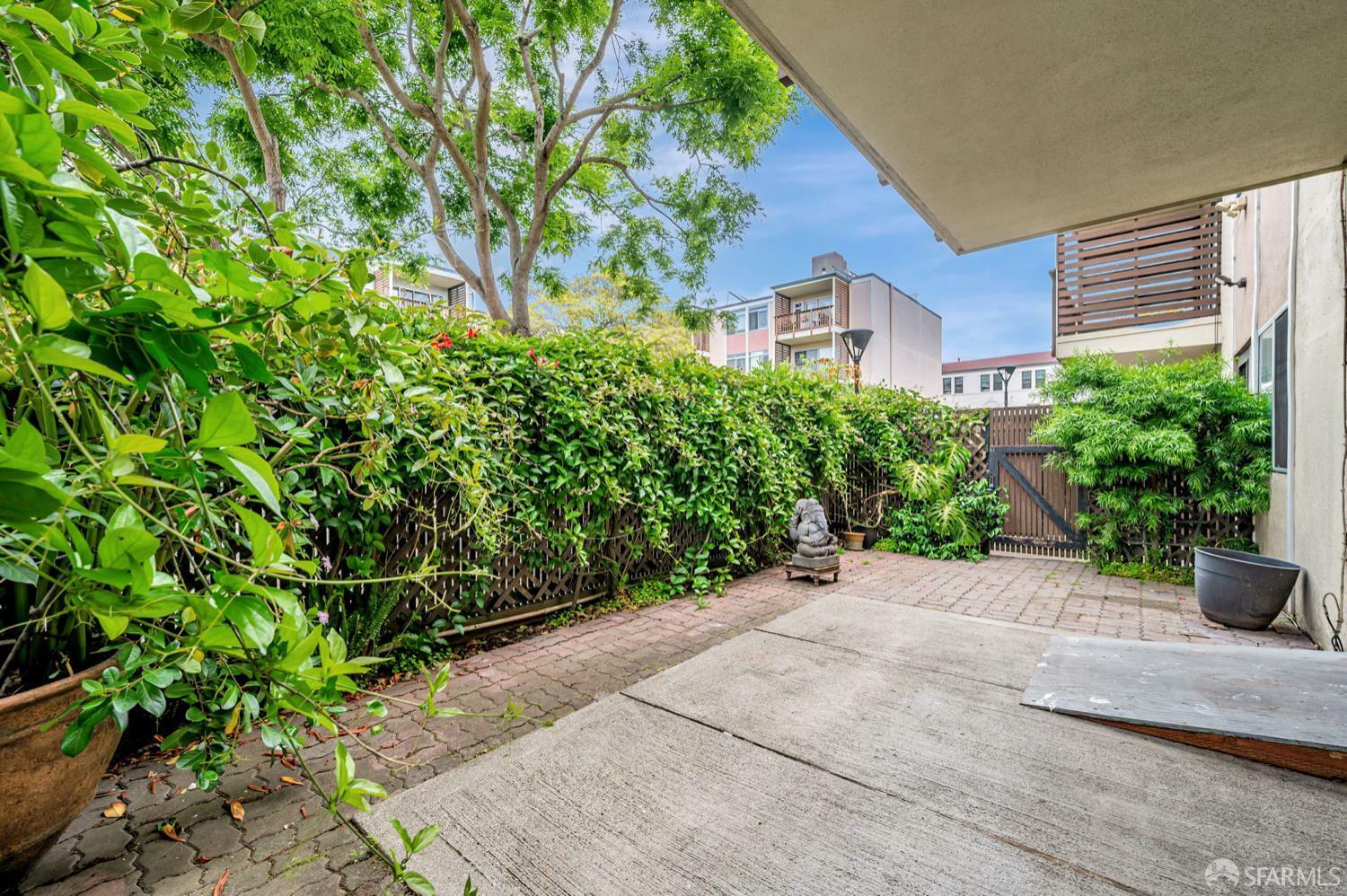Property Photo: 1530 Ofarrell Street 1 CA 94115