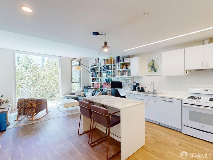 Property Photo: 450 Hayes Street 3H CA 94102