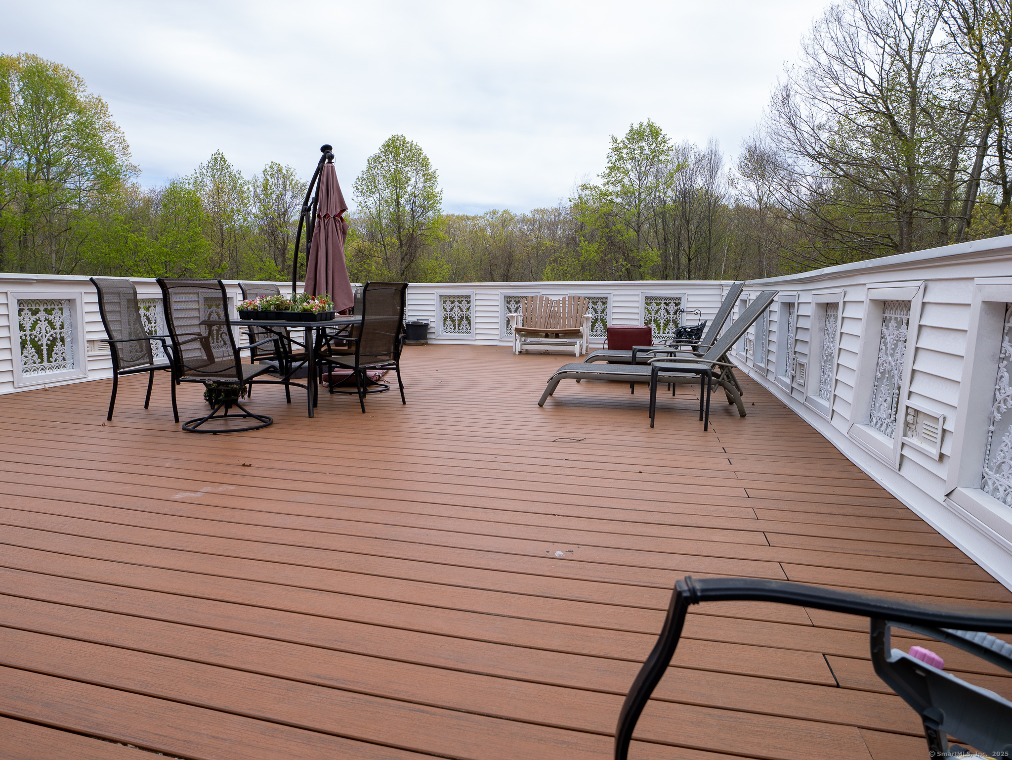 Property Photo:  7 Hart Road  CT 06437 