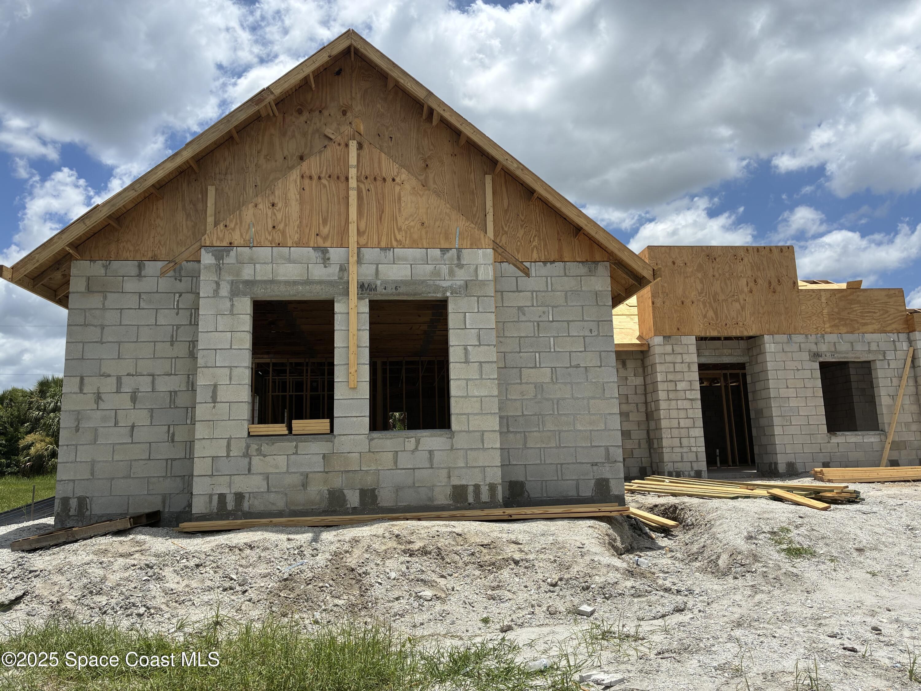Property Photo: 534 Mimosa Street SW FL 32908
