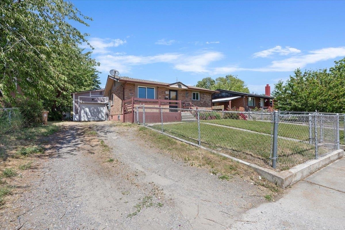 Property Photo: 1743 E Dalton Ave WA 99207
