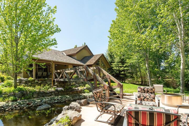 Property Photo: 907 Riverside Dr ID 83313