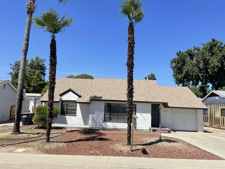 2616 W Iris Avenue  Visalia CA 93277 photo