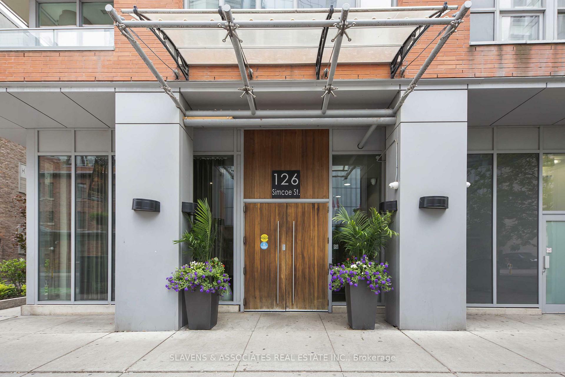 Property Photo: 126 Simcoe Street 1407 ON M5H 4E6