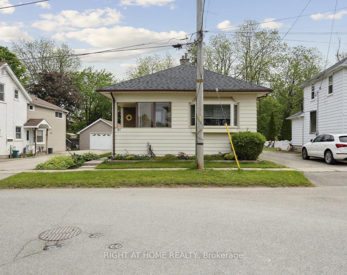 Photo de la propriété: 51 Frederick Street S ON L7J 2B9