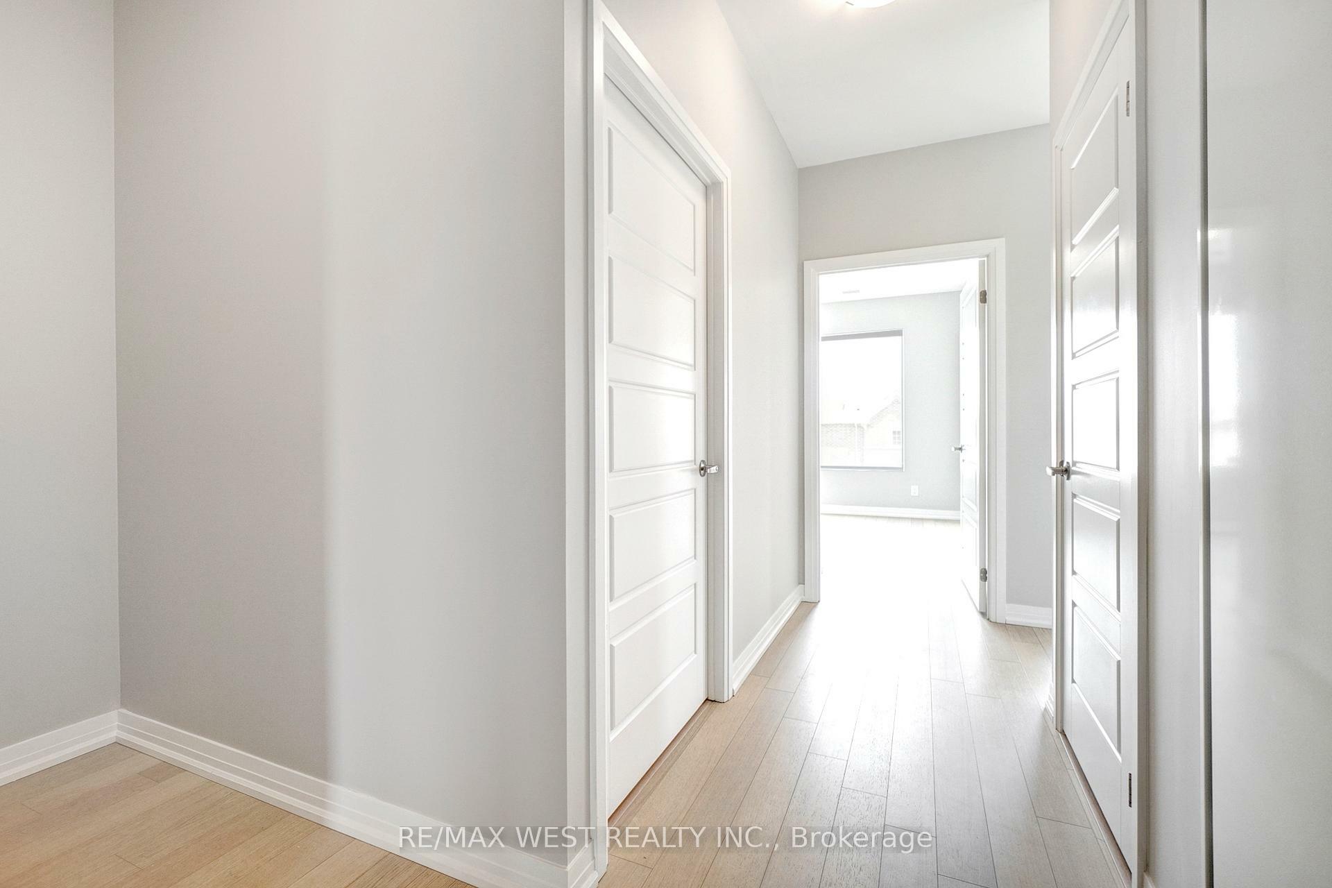 Property Photo: 3285 Carding Mill Trail 302 ON L6M 1S1