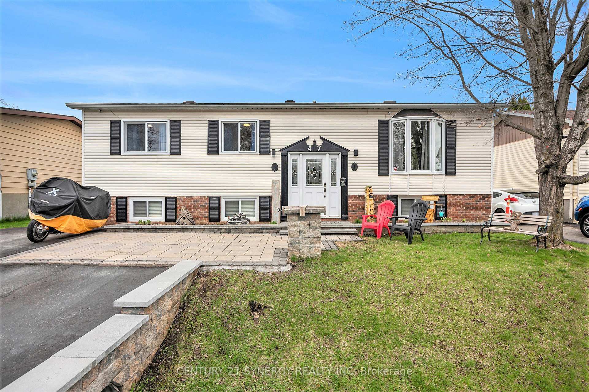 Photo de la propriété:  47 Fringewood Drive  ON K2S 1T8 