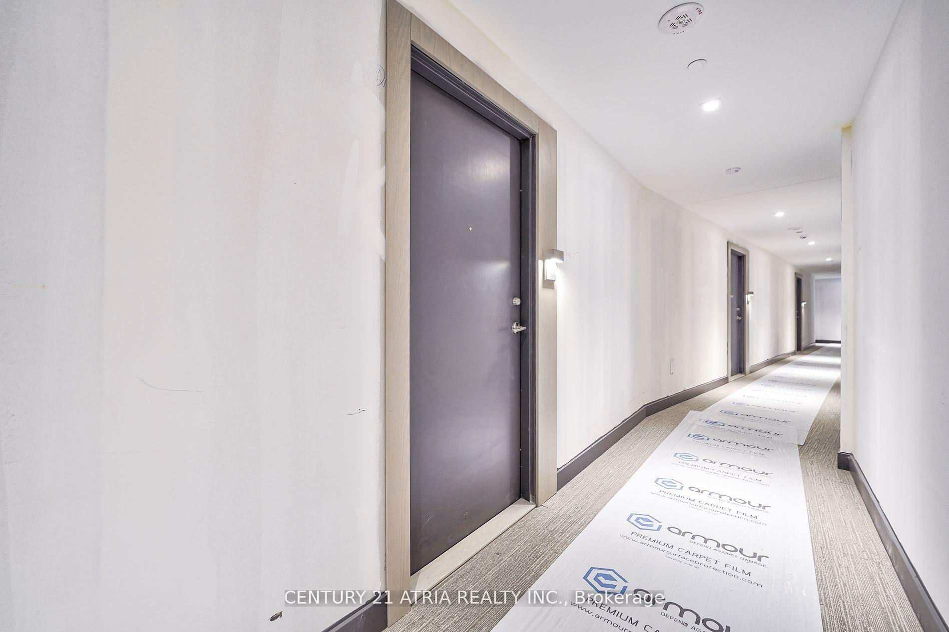 Photo de la propriété:  7 Golden Lion Heights N730  ON M2M 3T9 