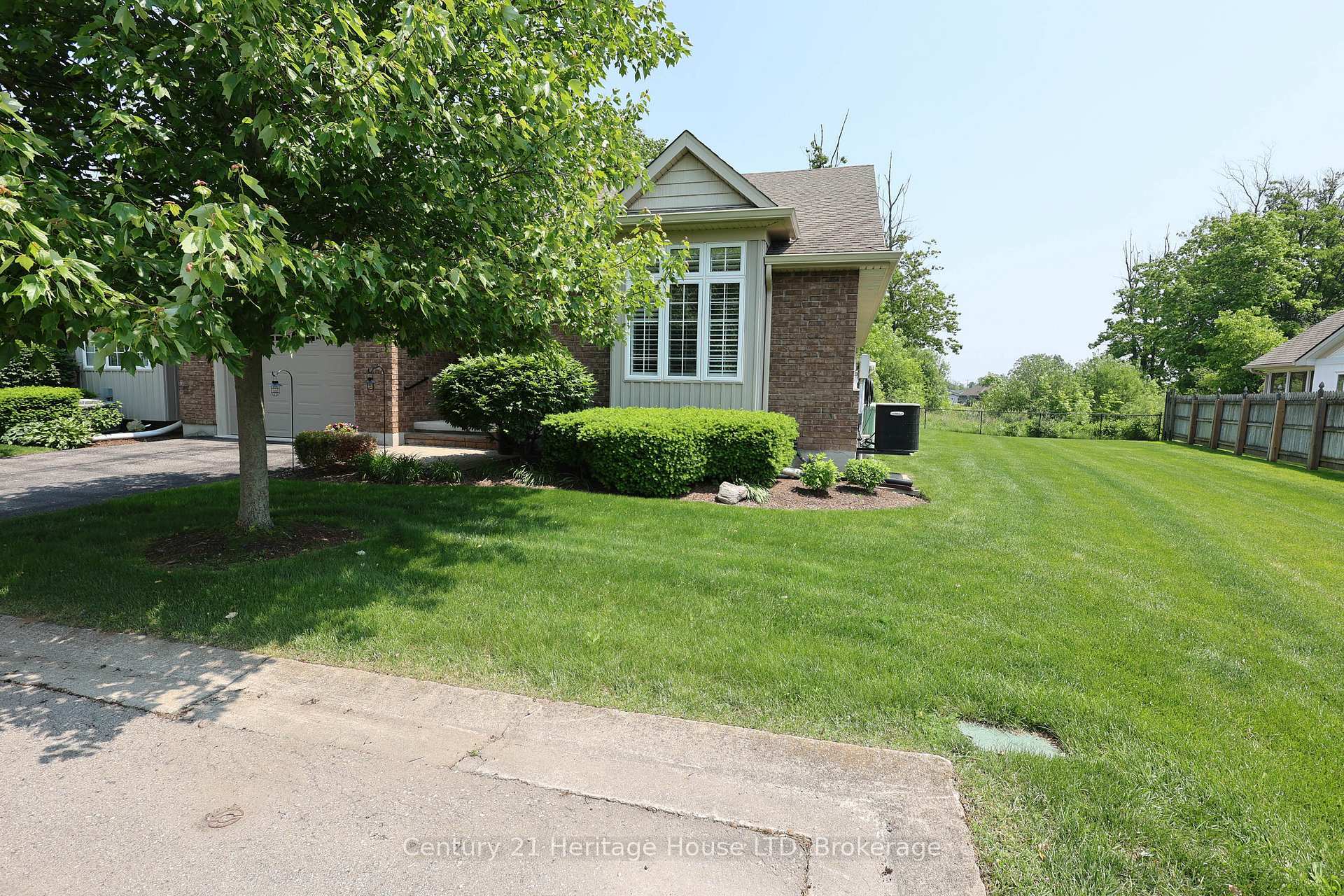 Property Photo: 660 Albert Street 5 ON L2A 0A1