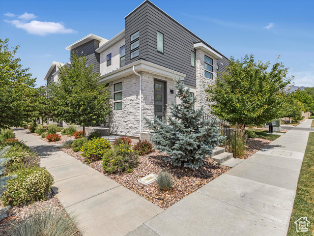 Property Photo: 9217 S Holiday Bowl Ct E UT 84094